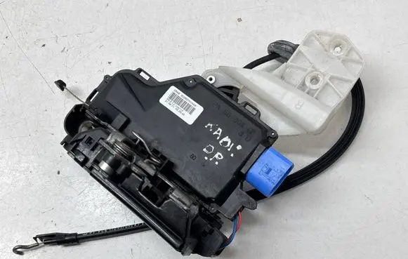 Volkswagen Caddy Front door lock 3D2837016AB CZA04211P