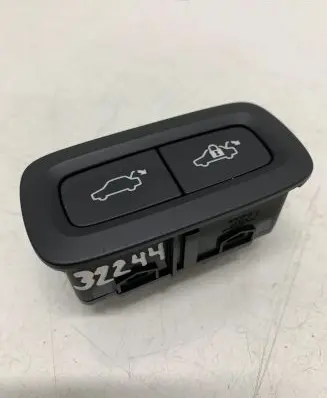 Volvo XC40 Tailgate/boot open switch button 31674801
