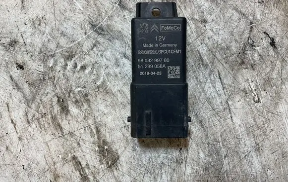 Peugeot Expert Glow plug pre-heat relay 9803299780 20190423 51299058A