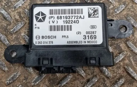 Chrysler Pacifica Parking PDC control unit/module 68193772AJ P68193772AJ