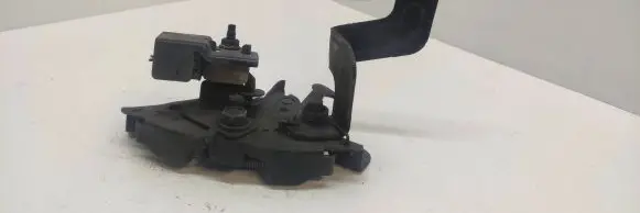 Nissan Juke I F15 Engine bonnet (hood) release handle