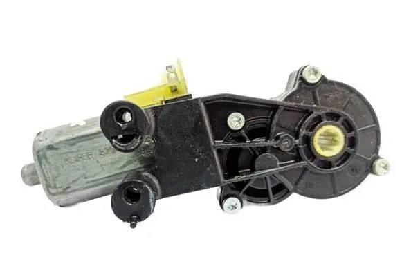 Mercedes-Benz R W251 Seat adjustment motor 0390203211 82059113 94340168046H