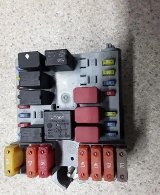 Alfa Romeo 159 Fuse module 50508214