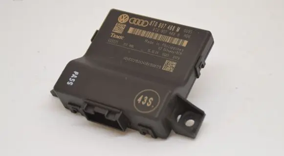 Audi A5 8T 8F Gateway control module 8T0907468M 8T0907468H