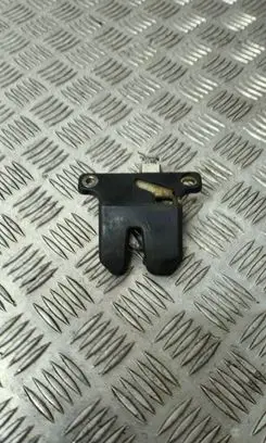 Audi A4 S4 B5 8D Tailgate/trunk/boot lock/catch/latch 8L0827505D 3B5827505 8A5827505