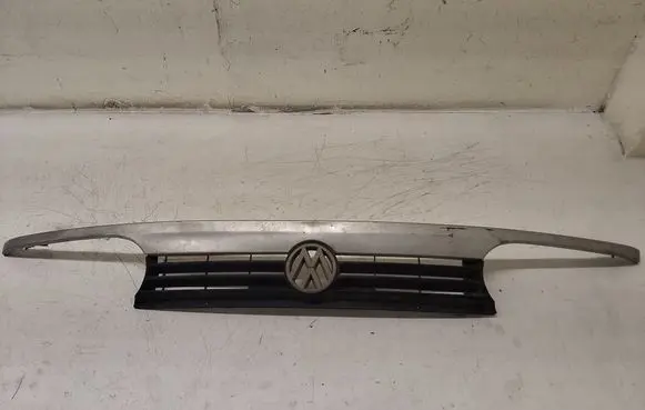 Volkswagen Golf III Front grill 1H6853653