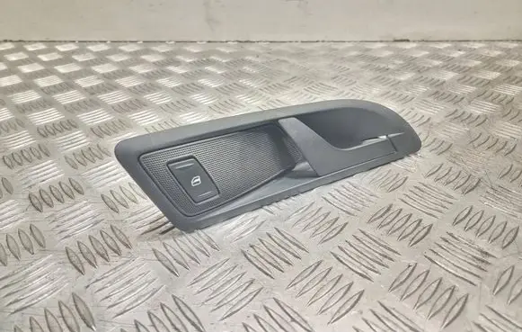 Skoda Octavia Mk2 (1Z) Front door interior handle 1Z0837248