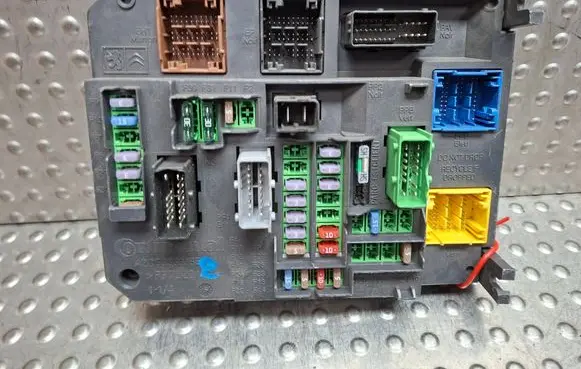 Citroen C4 II Fuse module S26312553 9665547480 S180121003H