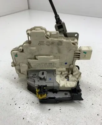Seat Leon (1P) Rear door lock 1P0839016