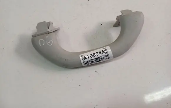 Volkswagen Golf V Rear interior roof grab handle