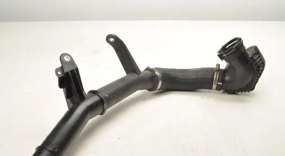 Volvo XC40 Intercooler hose/pipe 32224392