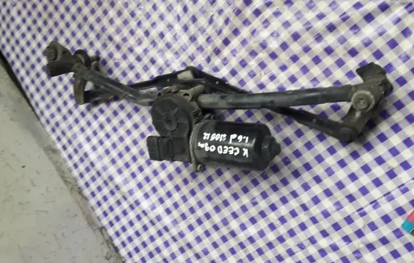 KIA Ceed Front wiper linkage and motor