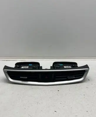 Nissan Qashqai Dash center air vent grill 687504EA0A PG05LZ08 30490053