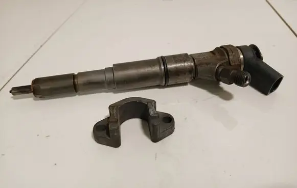 Fuel injector