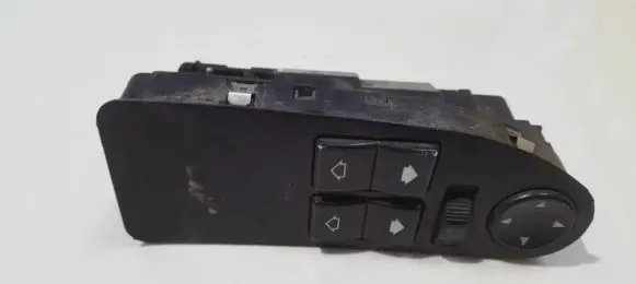 BMW 5 E39 Electric window control switch 8368988
