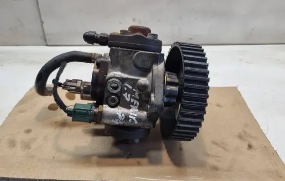 Opel Meriva A Fuel injection high pressure pump 8973138622 12G03798