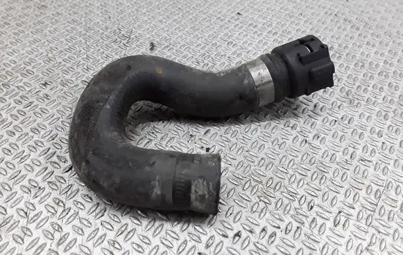 BMW 5 E39 Engine coolant pipe/hose