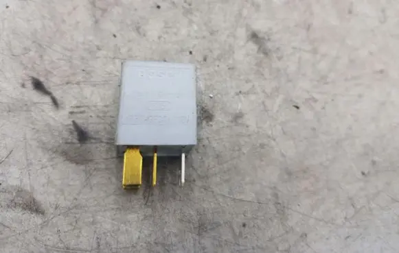 Nissan X-Trail T30 Other relay 9008087019