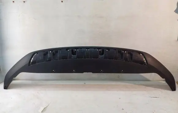 Volvo XC40 Front bumper lip 32136097