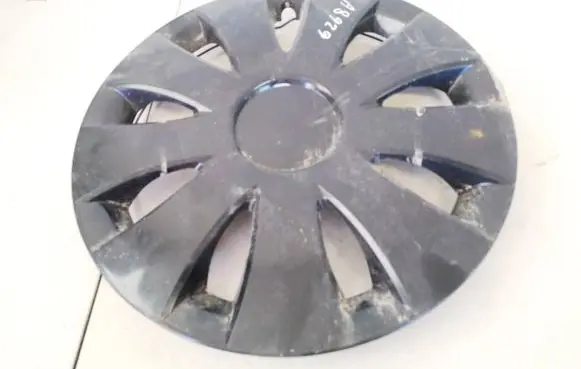 Volkswagen PASSAT B4 R14 wheel hub/cap/trim 
