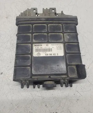 Volkswagen PASSAT B4 Engine control unit/module 0281001172