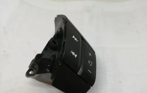 Volvo XC90 Steering wheel buttons/switches 30710265