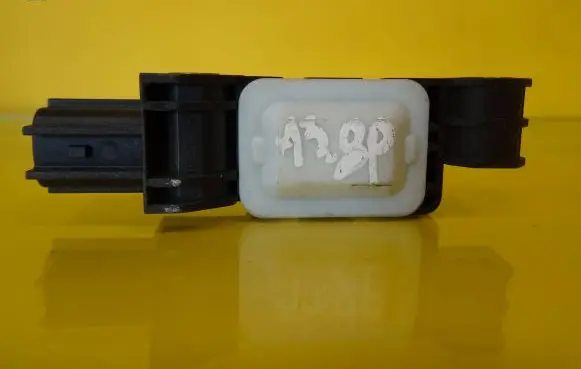 Audi A3 S3 8P Airbag deployment crash/impact sensor 4B0959643D