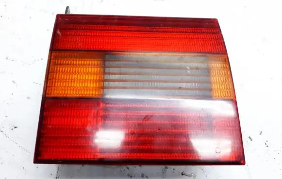 Volkswagen PASSAT B4 Tailgate rear/tail lights