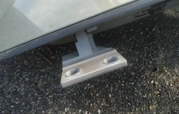Front door upper hinge
