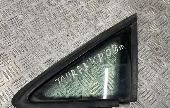 Volkswagen Touran I Front triangle window/glass 