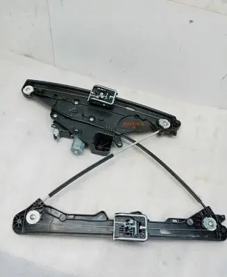 Front window lifting mechanism without motor