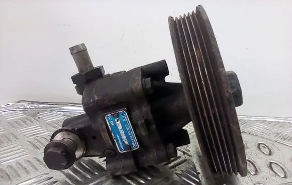 Audi 100 S4 C4 Power steering pump 048145155C