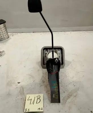 Nissan Almera N16 Clutch pedal 46503BN000
