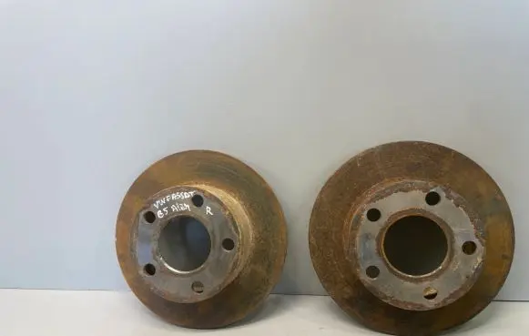 Volkswagen PASSAT B5 Rear brake disc