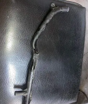 Seat Arona Engine coolant pipe/hose 04C121070B