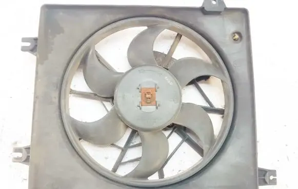 Hyundai Accent Radiator cooling fan shroud 4569631