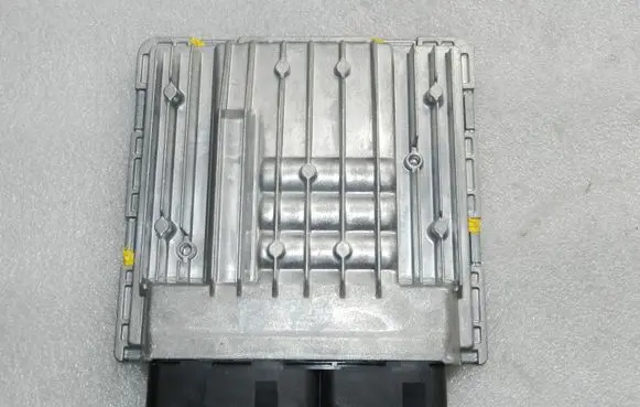 BMW 5 E60 E61 Engine control unit/module 7561684 7561685