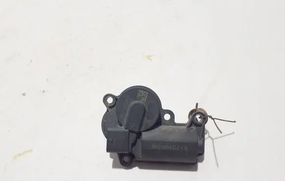 Mercedes-Benz C W206 Muffler mount bracket/holder A2139062306