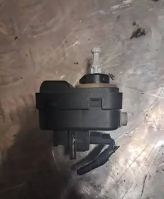 Nissan Note (E11) Headlight level adjustment motor 0923211