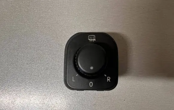 Volkswagen Golf V Wing mirror switch 1K0959565H