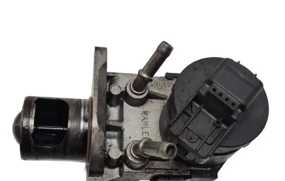 BMW 5 F10 F11 EGR valve 7810871 781087102