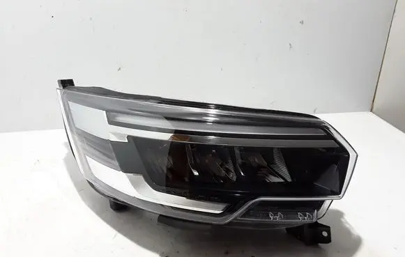 Nissan NV300 Headlight/headlamp 239.733-02
