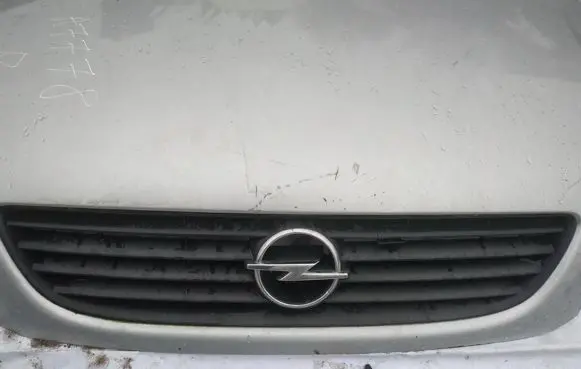 Opel Zafira A Front grill