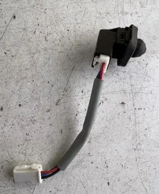 Subaru Outback Front door sensor 821H