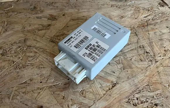 BMW X6 F16 Air suspension control unit module (rear) 4461500800 001000000 6860387