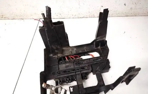 Seat Ibiza III (6L) Battery box tray 6Q0915345A