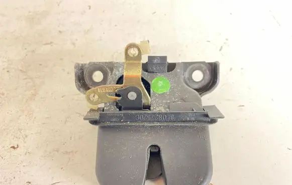 Audi A3 S3 8L Tailgate/trunk/boot lock/catch/latch