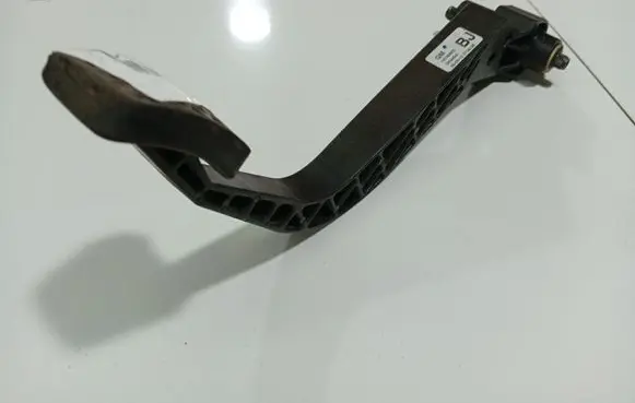 Opel Zafira B Brake pedal 13192503