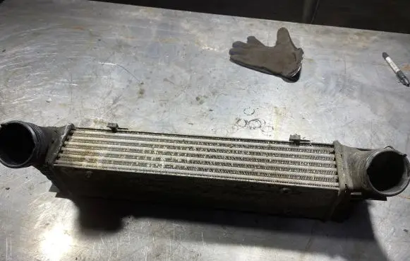 BMW 3 E90 E91 Intercooler radiator 779878802