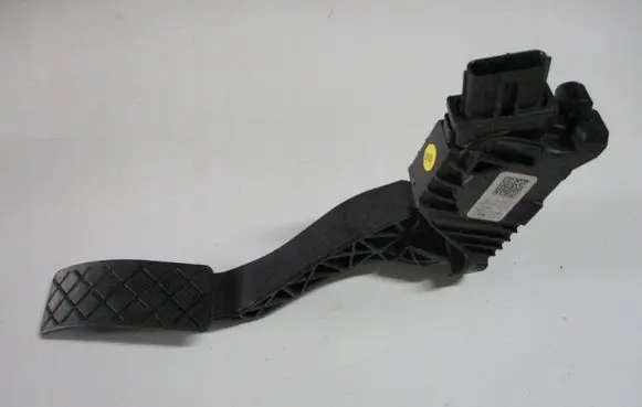 BMW 2 Active Tourer U06 Accelerator throttle pedal 5Q1721503G